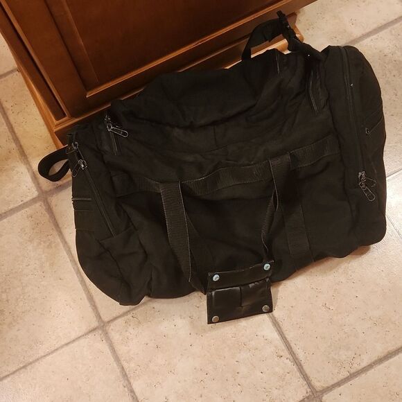 L.L. Bean Vintage Black 20" Duffel Bag - Picture 8 of 14